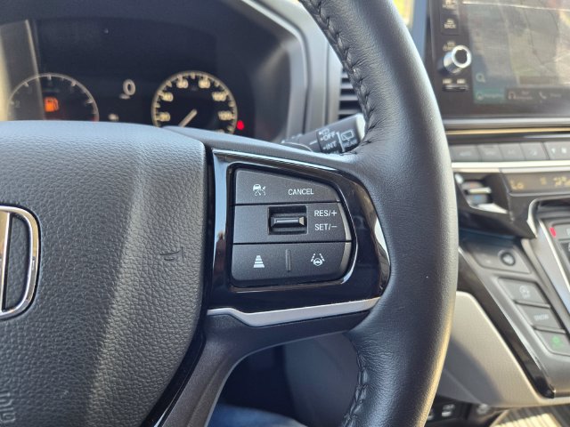 Used 2025 Honda Odyssey Touring image 16
