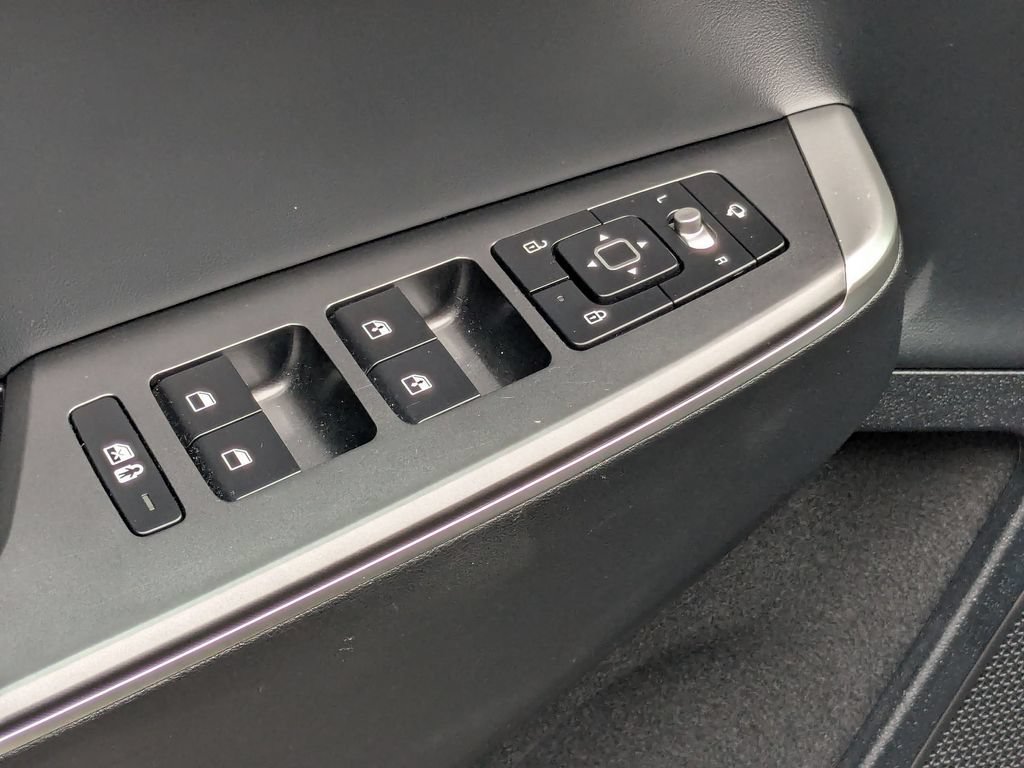 Used 2024 Kia EV6 Light RWD image 12