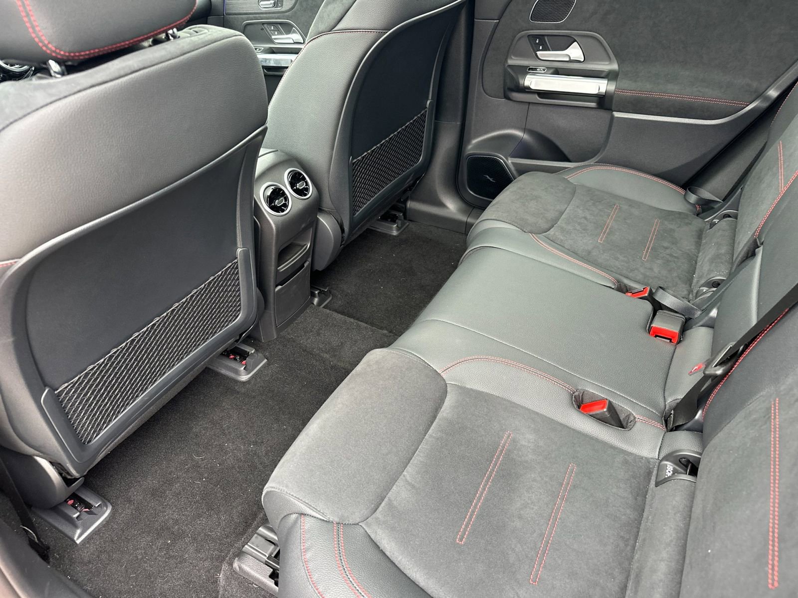 New 2024 Mercedes-Benz EQB 300 4MATIC image 12