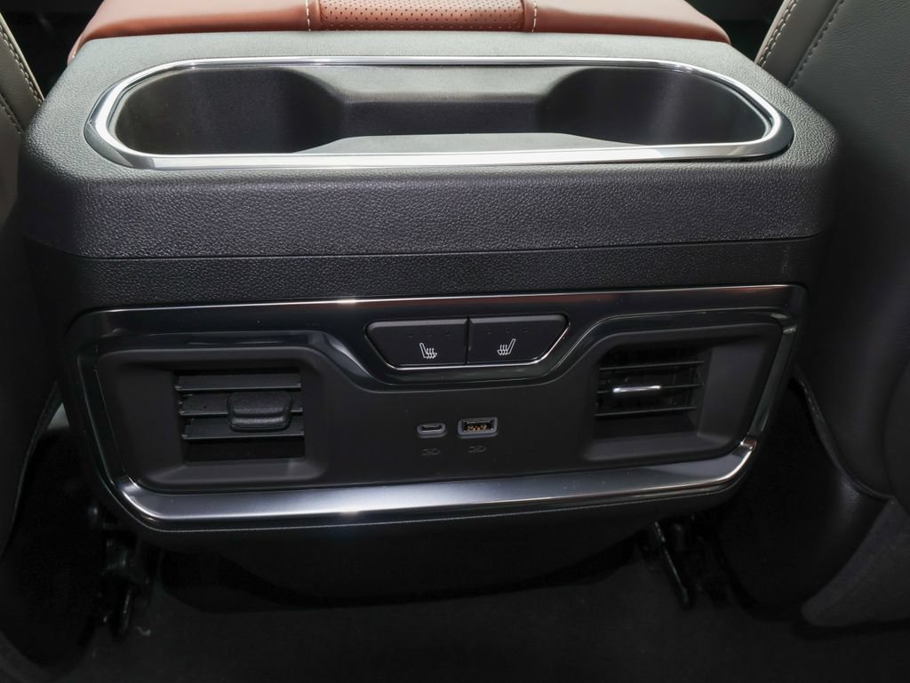 New 2026 GMC Sierra 3500 Denali Ultimate AWD/4WD image 13