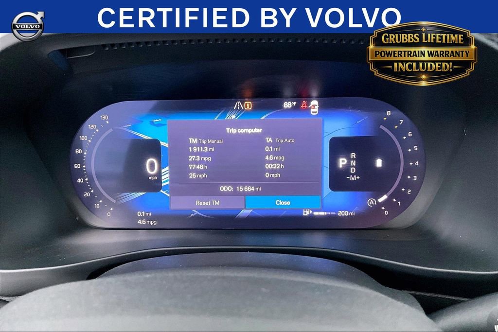 Certified 2025 Volvo XC40 B5 Plus AWD/4WD image 28