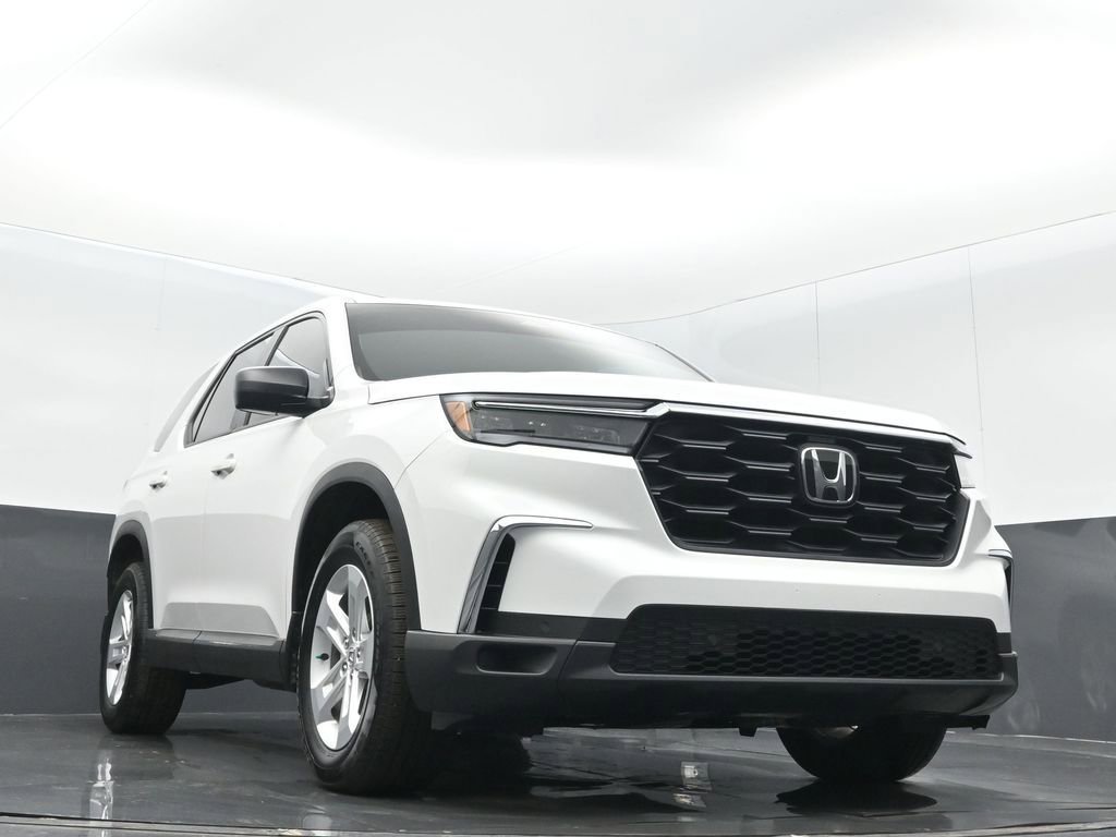 Used 2024 Honda Pilot LX image 5