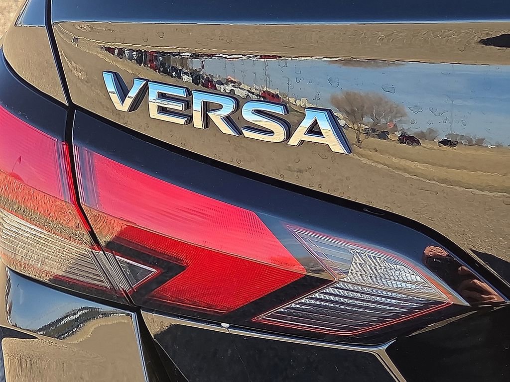 Used 2025 Nissan Versa SV image 14