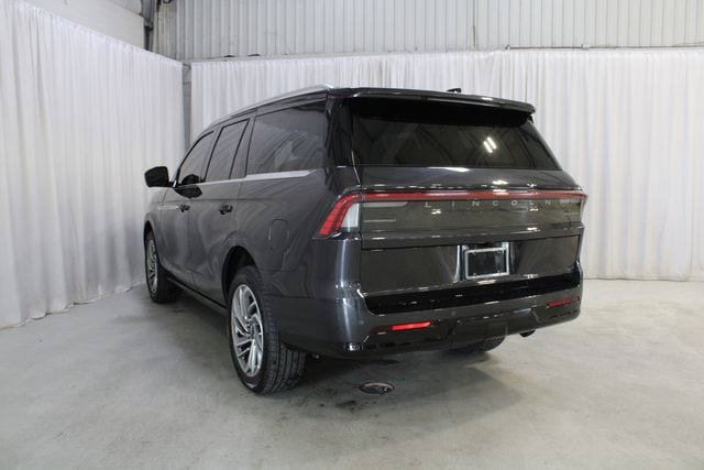 New 2026 Lincoln Navigator Reserve AWD/4WD image 23