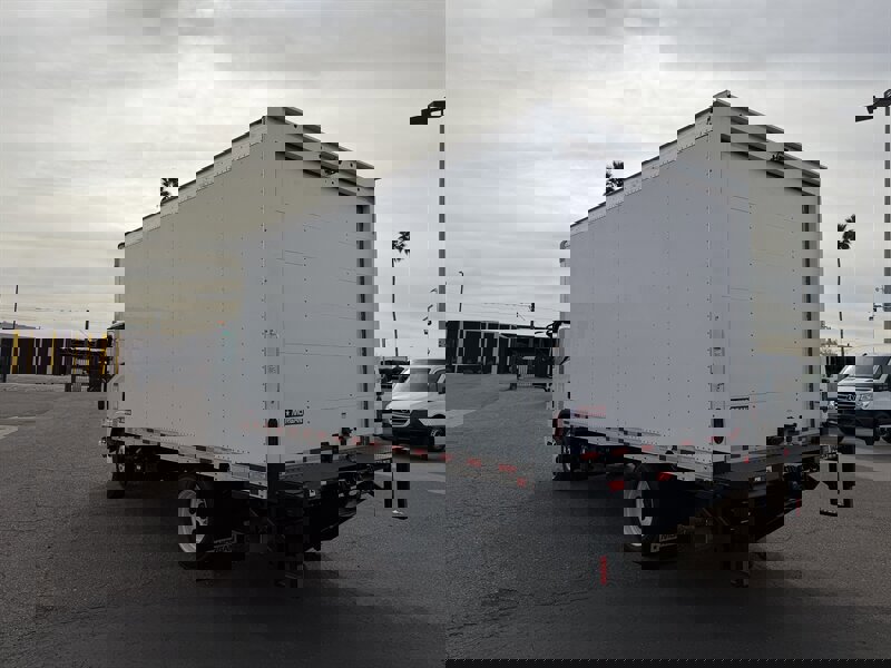 Used 2023 Isuzu NPR image 5