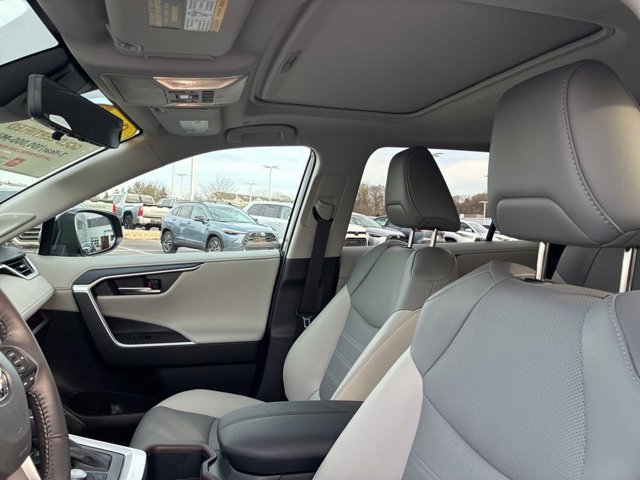 Certified 2025 Toyota RAV4 Limited w/ Advanced Technology Package image 27