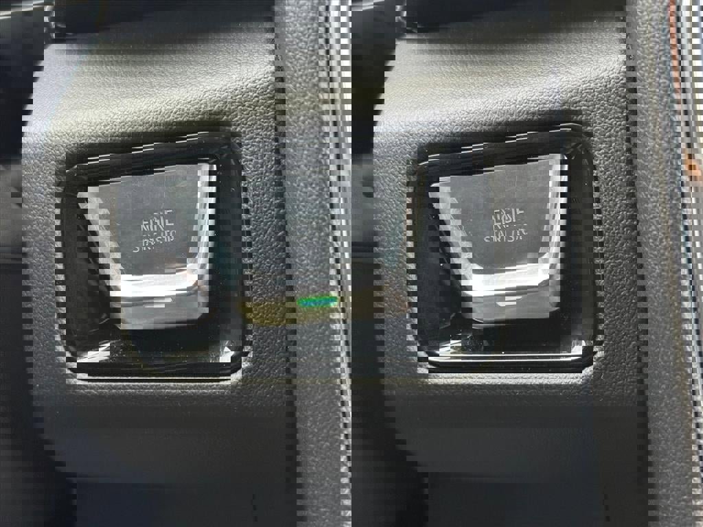 Used 2025 GMC Yukon XL Denali image 15