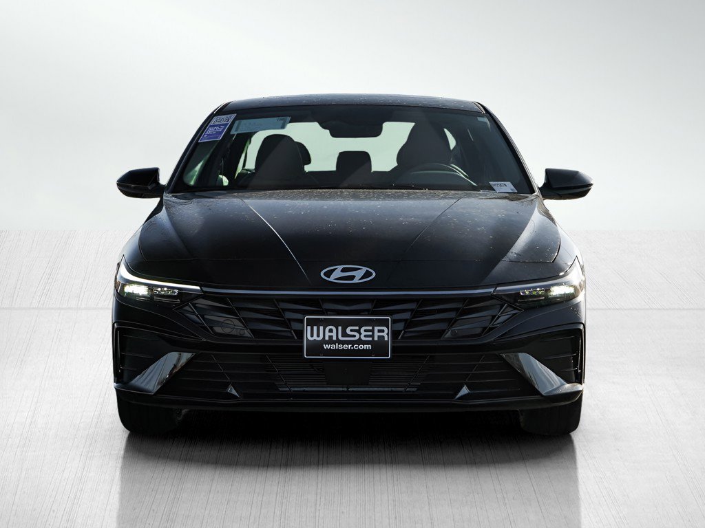 New 2026 Hyundai Elantra SEL Sport Premium image 2