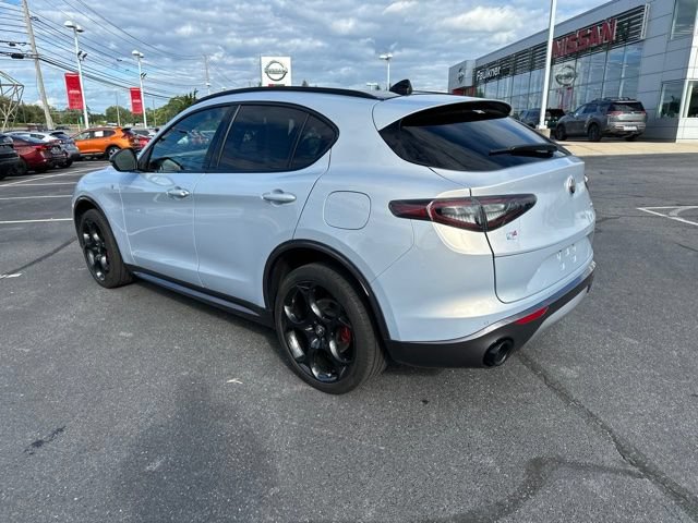 Used 2024 Alfa Romeo Stelvio Ti w/ Performance Driving Package AWD/4WD image 5