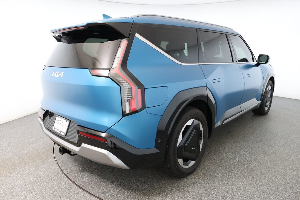 Used 2024 Kia EV9 Land image 4