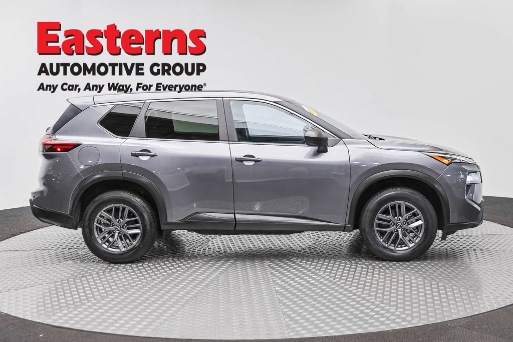 Used 2024 Nissan Rogue S AWD/4WD image 4