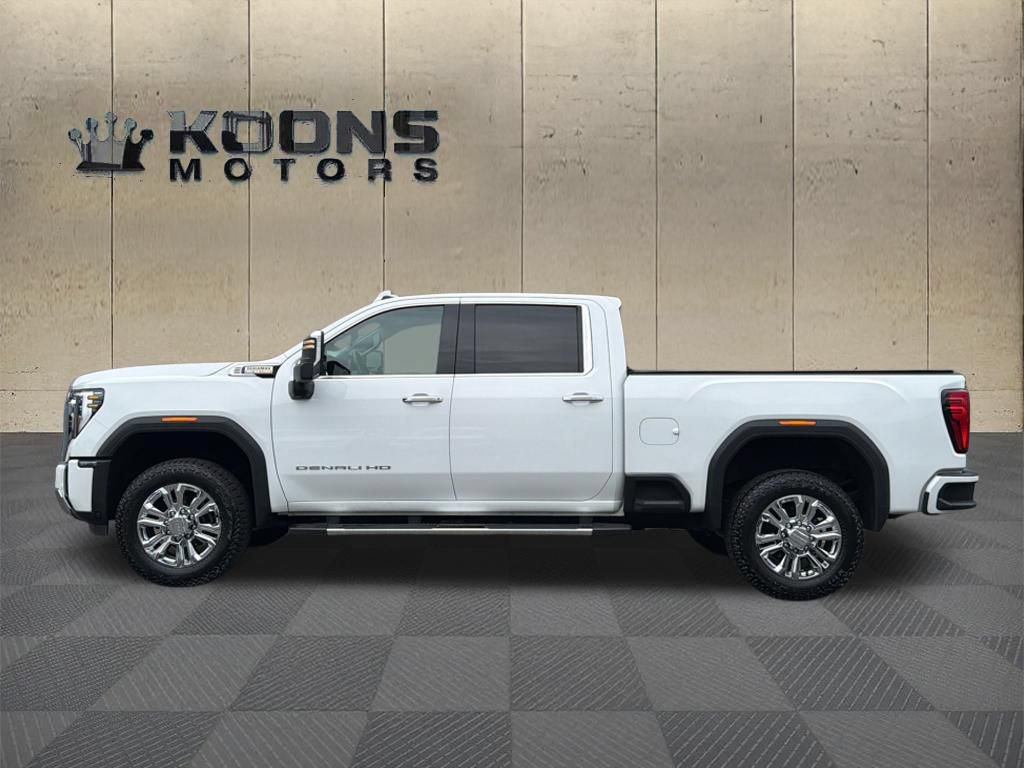 Used 2024 GMC Sierra 3500 Denali AWD/4WD image 4