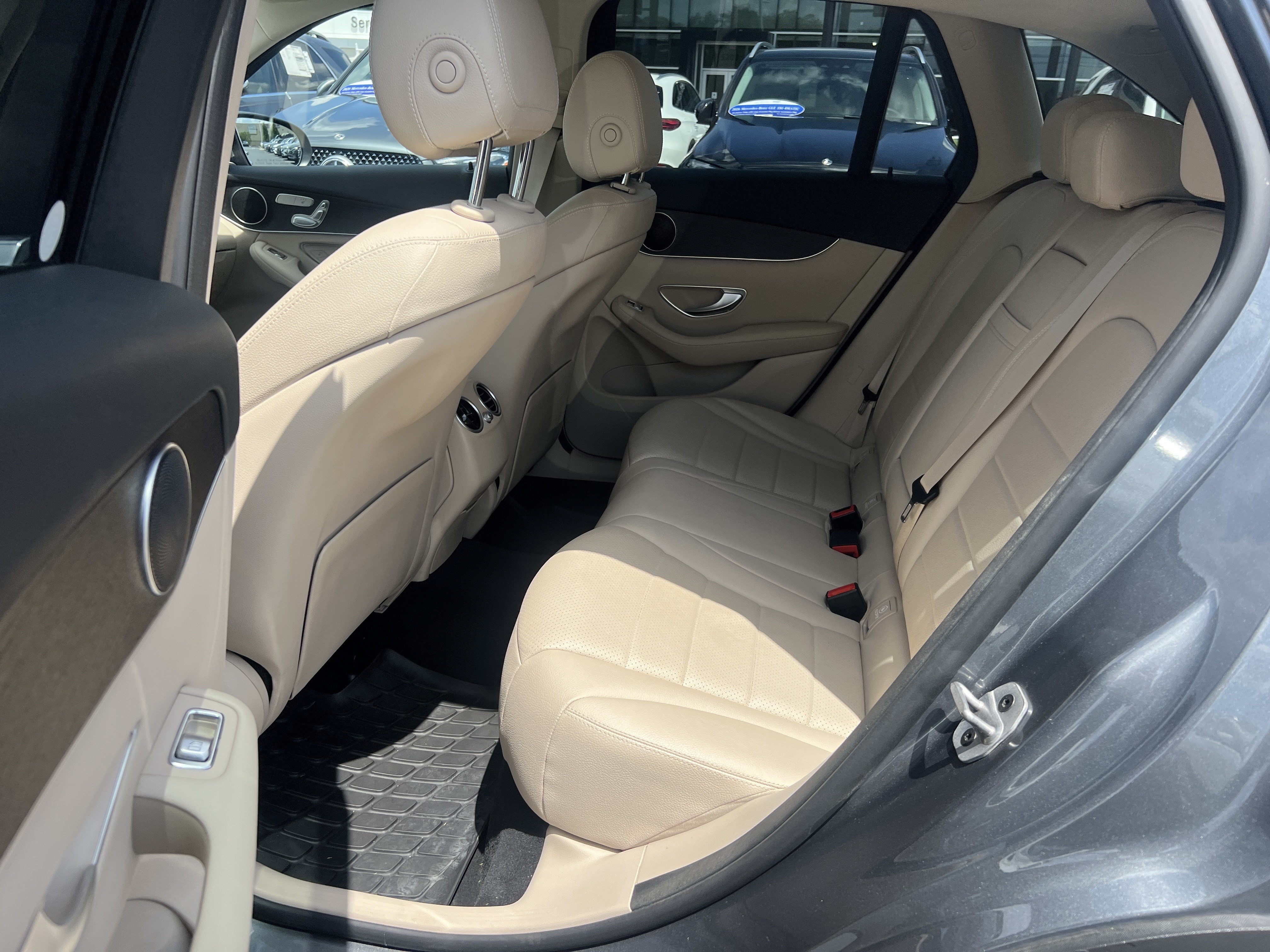 Certified 2022 Mercedes-Benz GLC 300 image 33