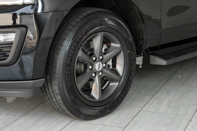 Used 2018 Ford Expedition XLT w/ Equipment Group 202A AWD/4WD image 59