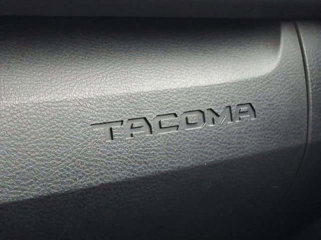 Used 2018 Toyota Tacoma TRD Sport AWD/4WD image 26