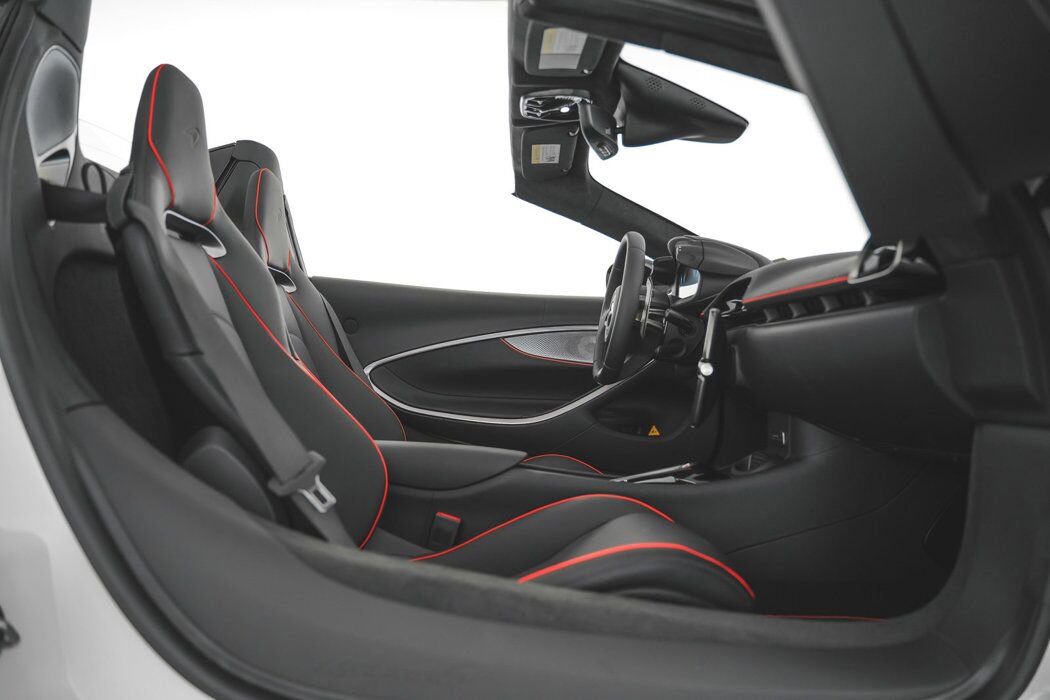 New 2025 McLaren Artura Spider image 36