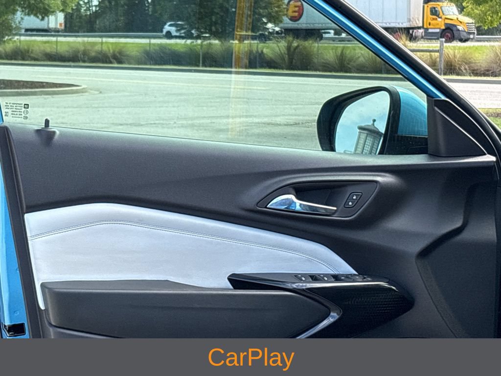 Used 2025 Chevrolet Trax LT FWD image 3