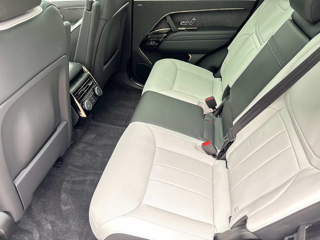 Certified 2025 Land Rover Range Rover Sport Autobiography AWD/4WD image 16