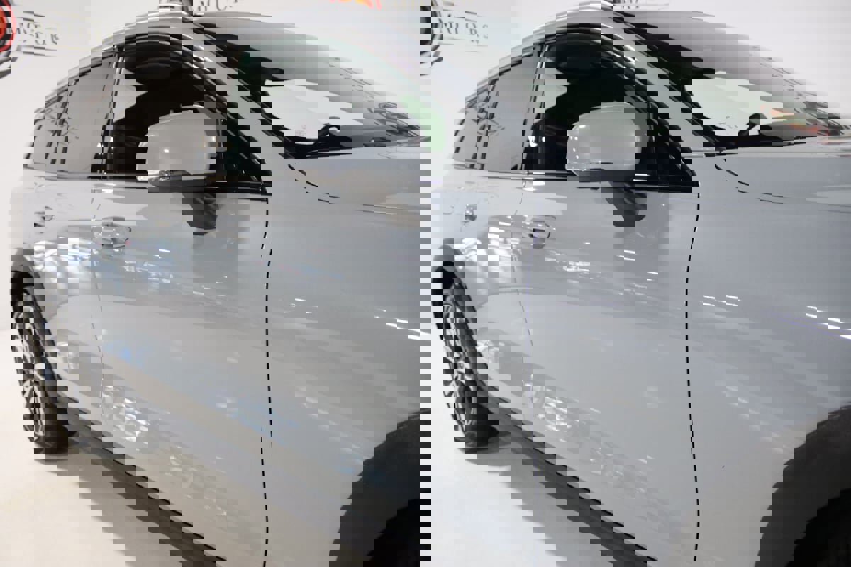 Used 2025 Volvo V60 B5 Cross Country Plus image 68