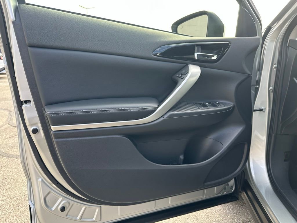 Used 2025 Mitsubishi Eclipse Cross SE image 10