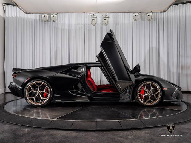 Used 2025 Lamborghini Revuelto AWD/4WD image 27