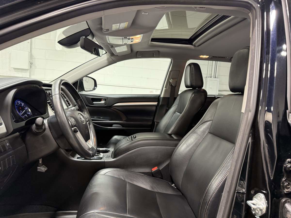 Used 2018 Toyota Highlander XLE w/ Protection Package #3 image 15