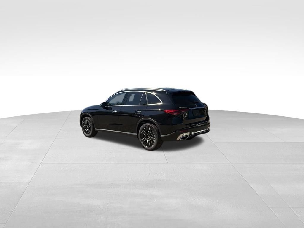 New 2026 Mercedes-Benz GLC 300 4MATIC image 3