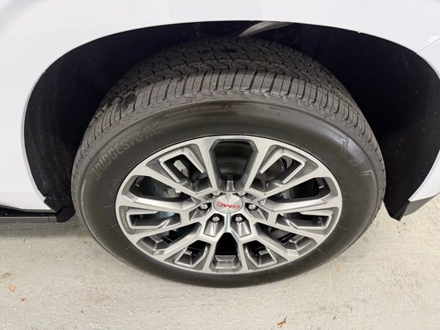 New 2026 GMC Yukon Denali w/ Sun & Power Step Package image 4