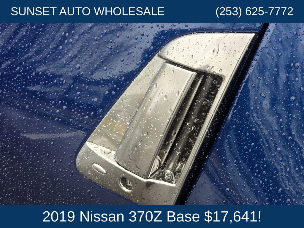 Used 2019 Nissan 370Z Coupe RWD image 25