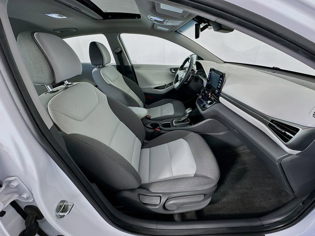 Used 2020 Hyundai Ioniq SEL image 27