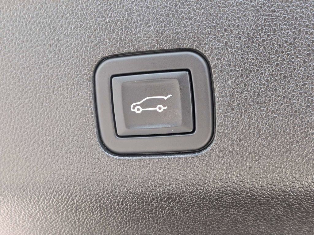 Used 2024 Cadillac Escalade Sport Platinum w/ LPO, ONYX Package AWD/4WD image 15