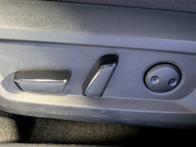 Used 2024 Nissan Rogue SV FWD image 23