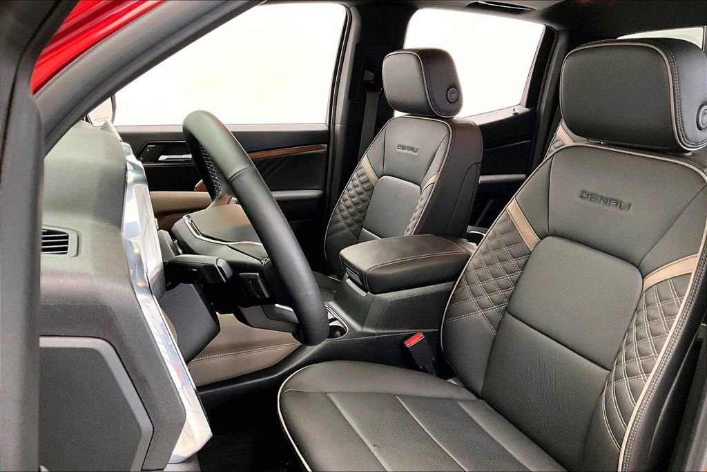 Used 2025 GMC Canyon Denali image 26