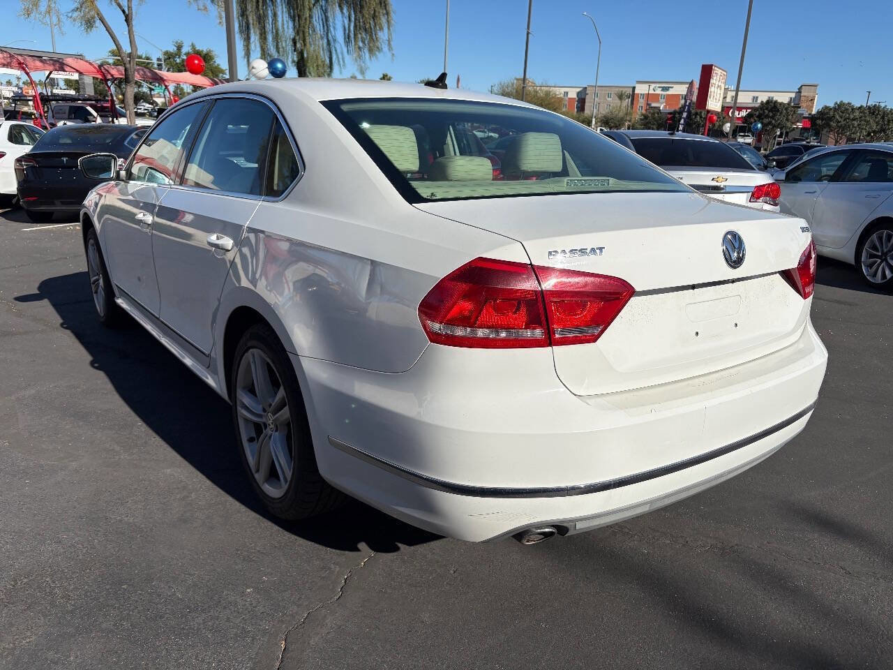 Used 2013 Volkswagen Passat TDI SEL Premium image 10