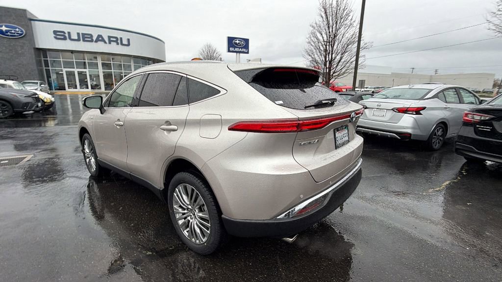 Used 2021 Toyota Venza XLE w/ Carpet Mat Package (TMS) image 6