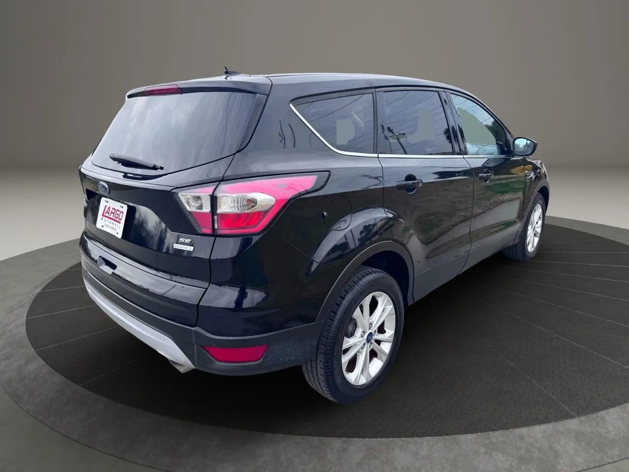 Used 2017 Ford Escape SE FWD image 6