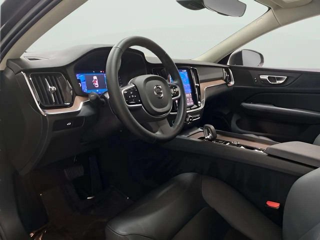 Used 2025 Volvo V60 B5 Cross Country Plus AWD/4WD image 19