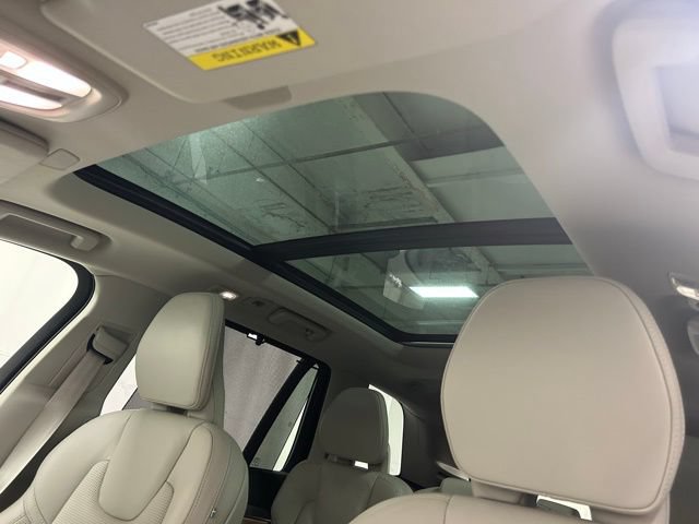 Certified 2025 Volvo XC90 B5 Ultra AWD/4WD image 22