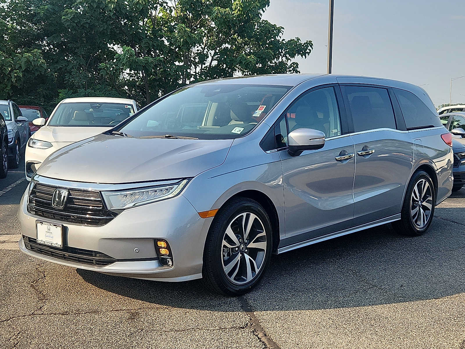 Certified 2024 Honda Odyssey Touring image 3