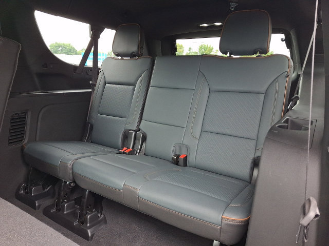 Used 2025 GMC Yukon XL AT4 AWD/4WD image 20