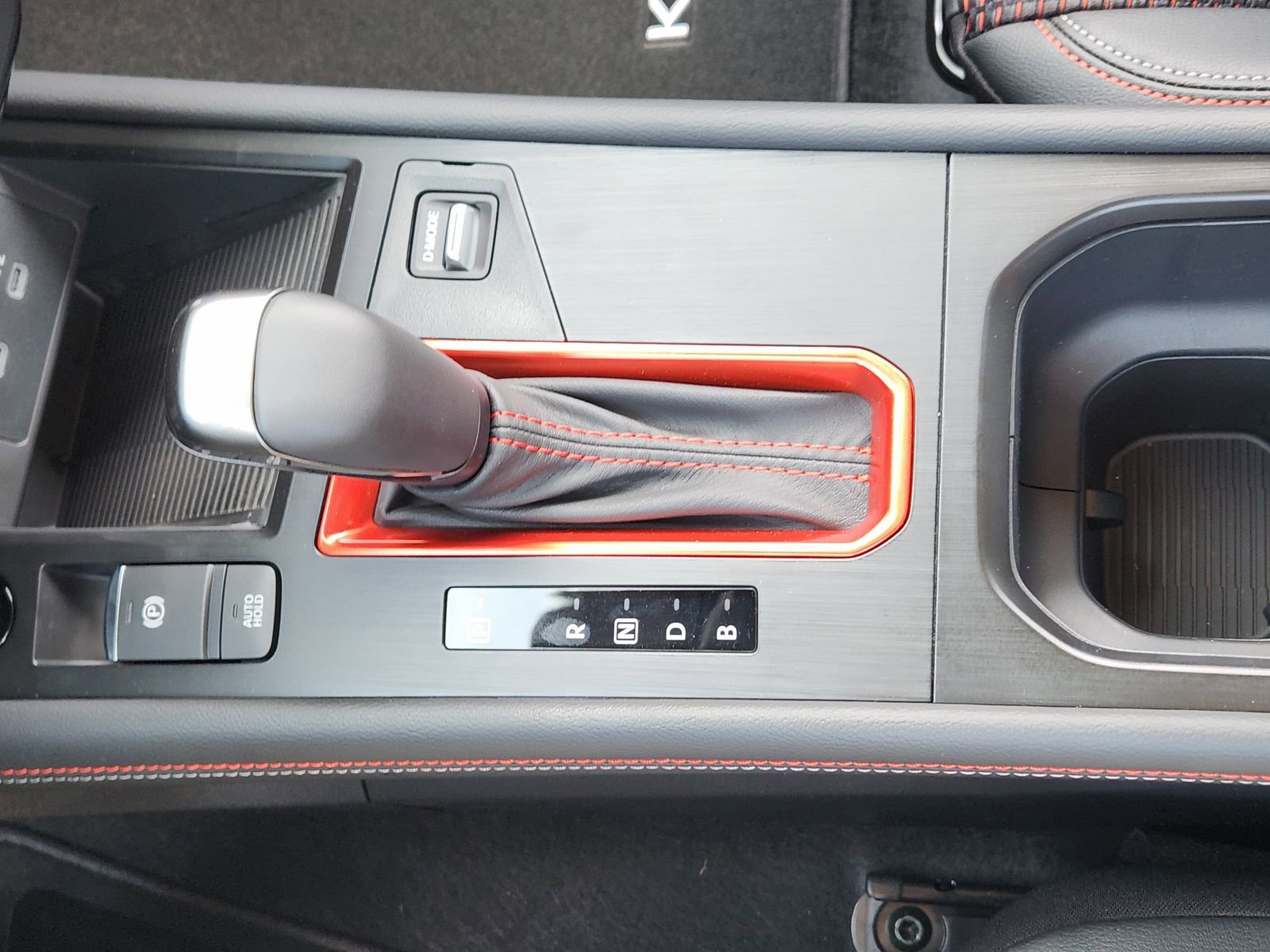 New 2026 Nissan Kicks SR image 18