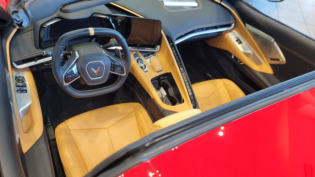 Used 2025 Chevrolet Corvette Stingray Preferred Cpe w/ 2LT image 25