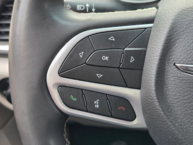 Used 2024 Chrysler Pacifica Touring-L FWD image 25