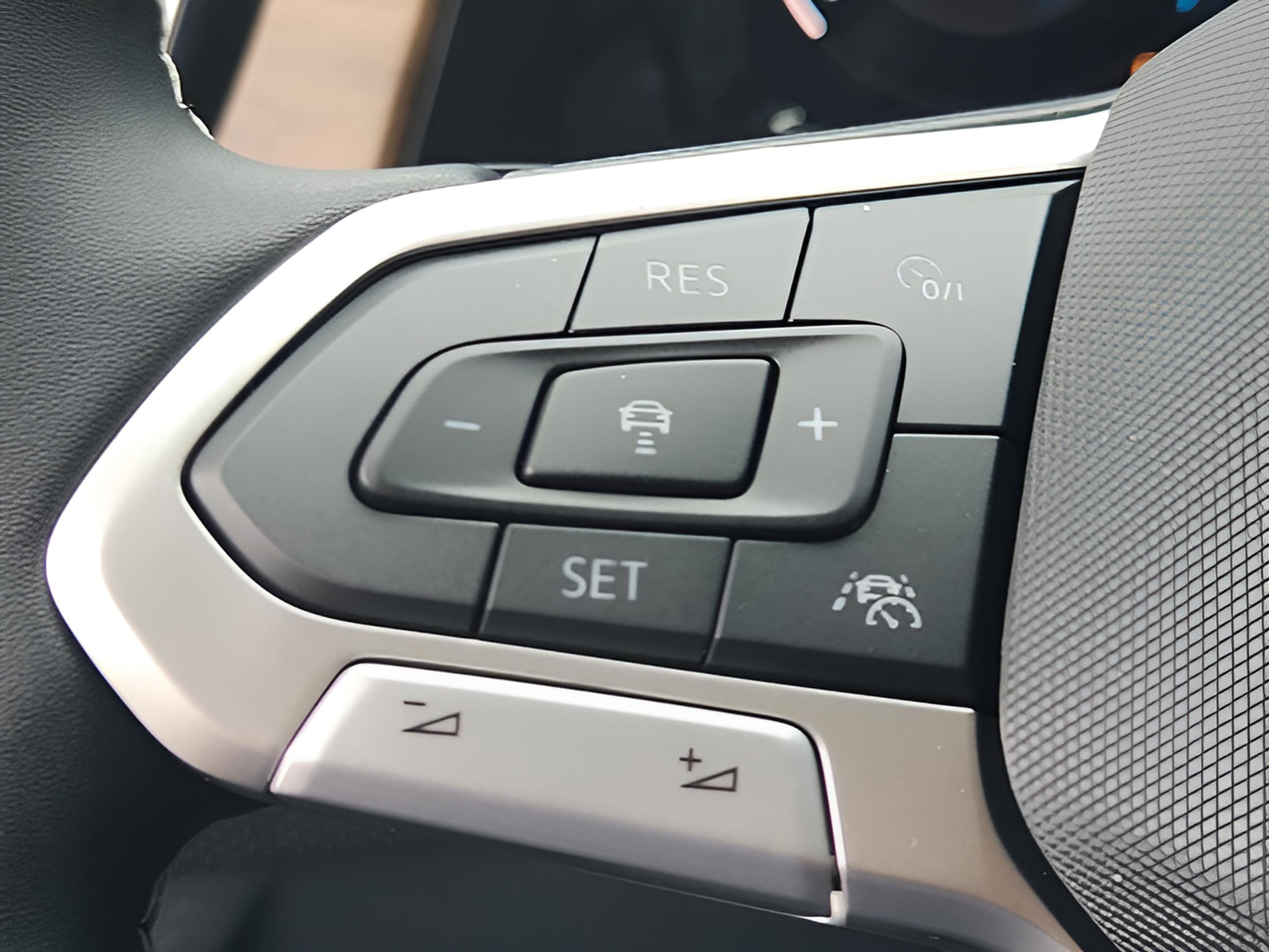 New 2026 Volkswagen Atlas SE image 20