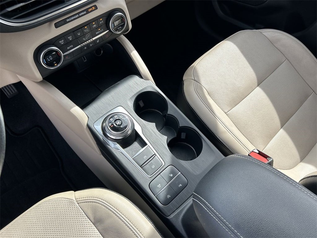 Used 2020 Ford Escape Titanium image 22