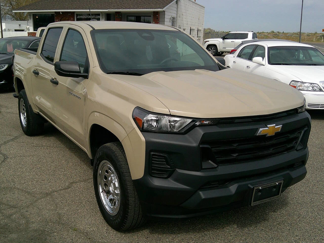 Used 2023 Chevrolet Colorado W/T image 1