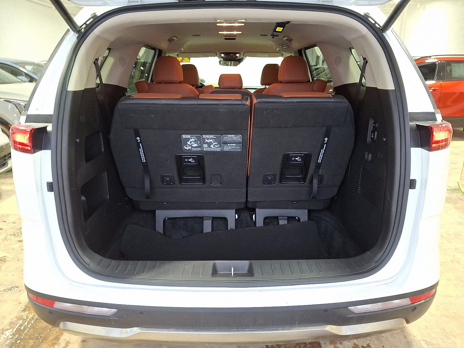 Used 2024 Kia Carnival SX image 32