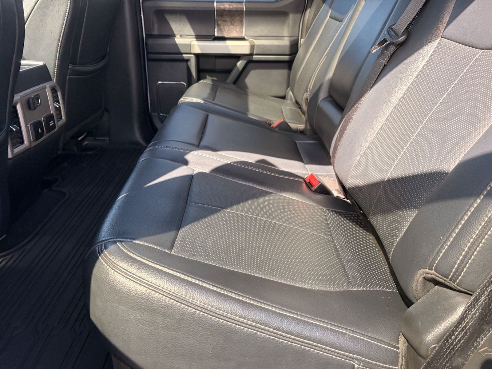 Certified 2022 Ford F250 Lariat w/ Lariat Ultimate Package AWD/4WD image 17