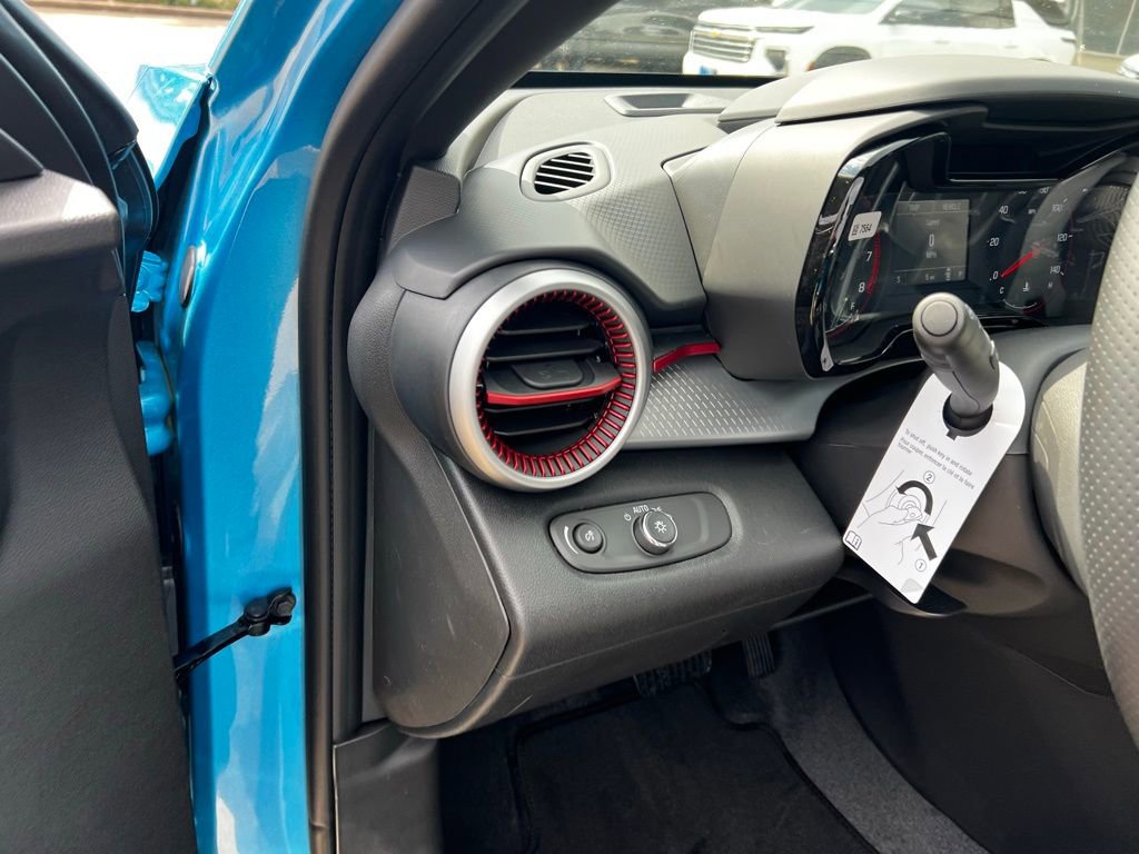 New 2026 Chevrolet Trax RS w/ Sunroof Package image 28