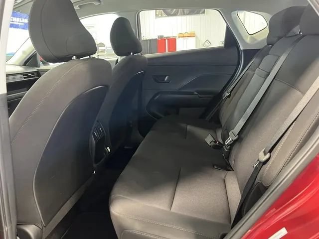 Used 2025 Hyundai Kona SEL AWD/4WD image 16